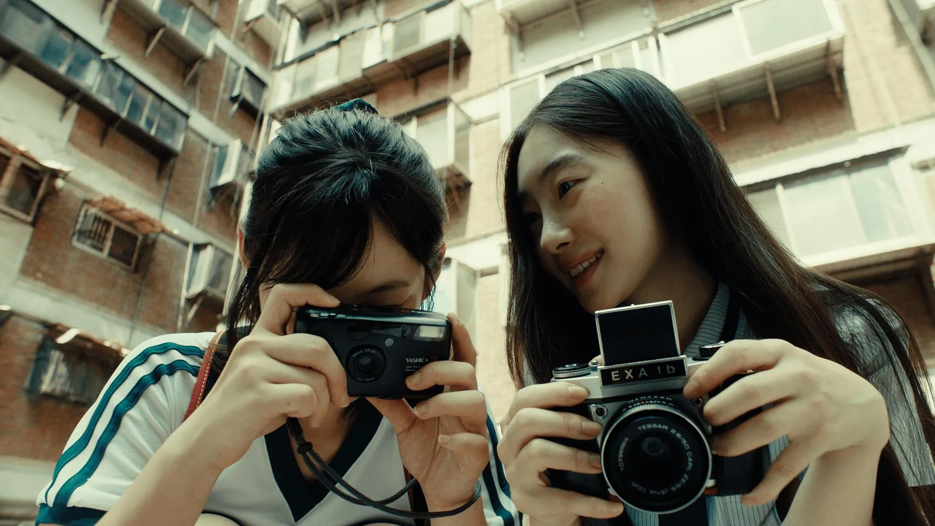 이주연 First Roll 스틸 이미지